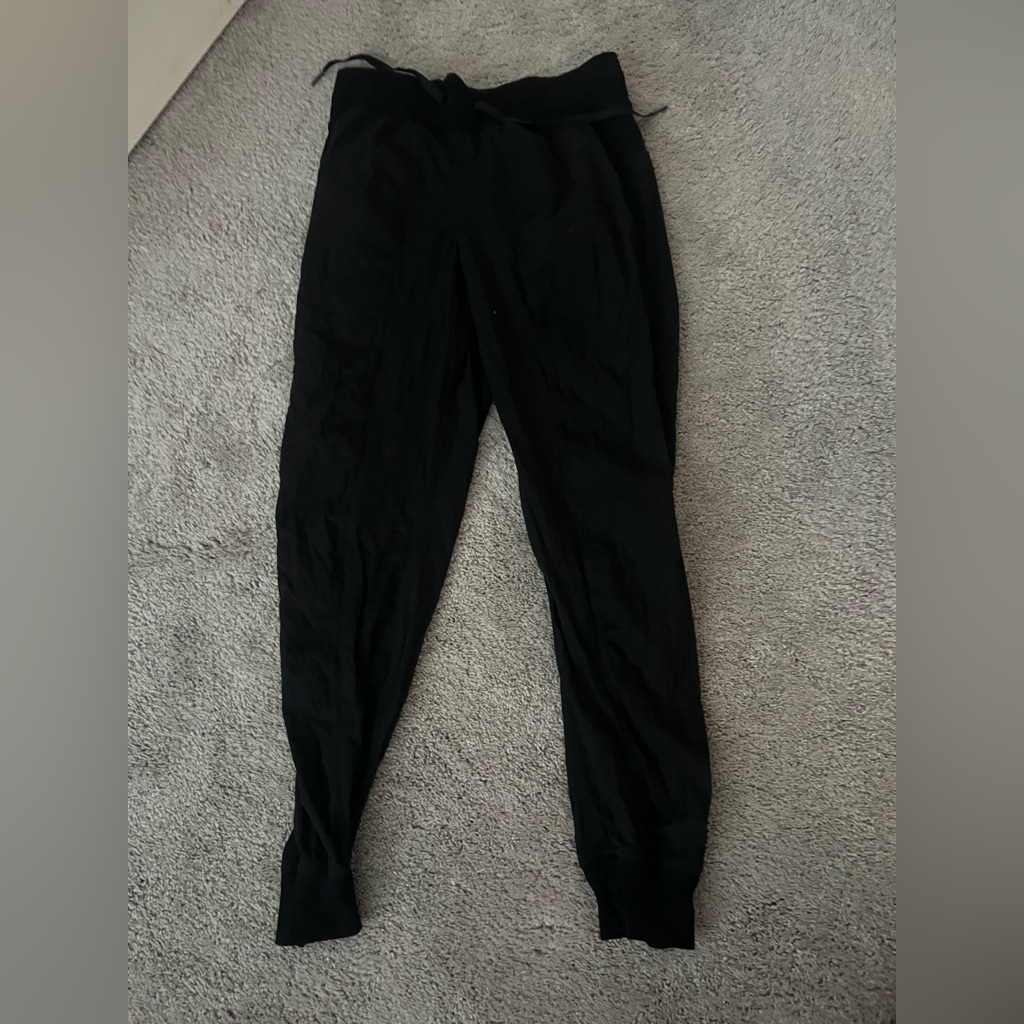 Lululemon Size 6 Black Dance Studio Joggers